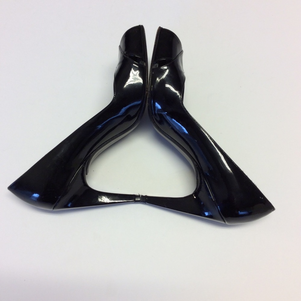 STUART WEITZMAN Black Patent Leather Pumps Size 6